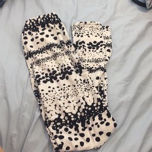 Black and white splatter leggings